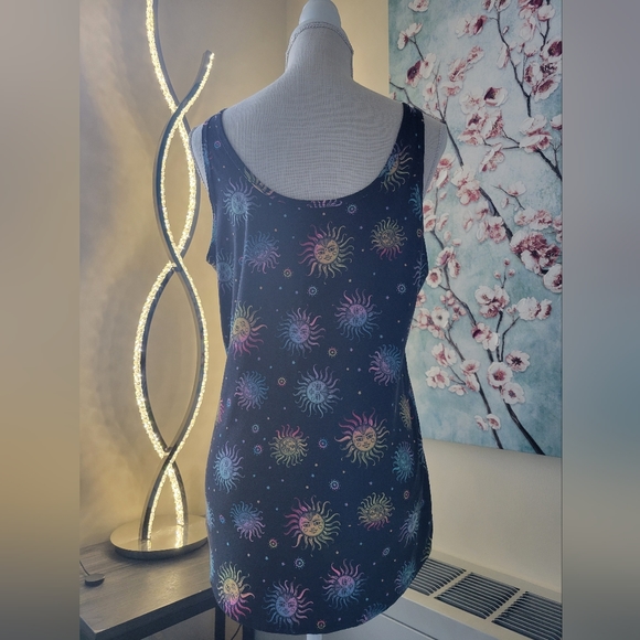 Black Tank with Sun and Stars - Picture 4 of 5